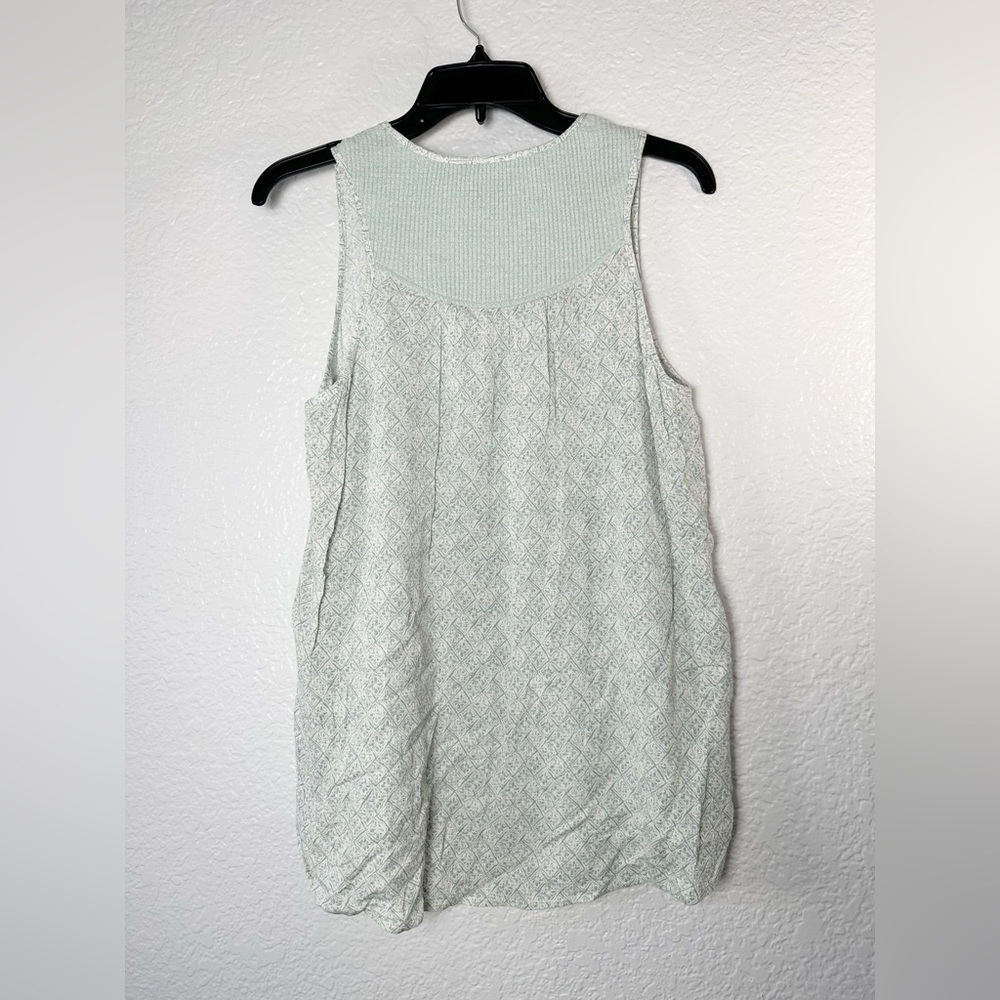 Doe & Rae Green Print Rib Sleeveless Top - Picture 2 of 3